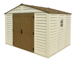 WoodBridge Plus 10 x 8 (7.64 m²) Abri de jardin en plastique avec 1 fenêtre fixe et kit de fondation en métal, structure de toit en métal robuste et abri de jardin sans entretien - Ivory/Brown