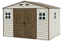 WoodSide 10 x 8 (7.64 m²) Abri de jardin en plastique avec 3 fenêtres fixes et kit de fondation en métal, structure de toit en métal robuste, ignifuge et sans entretien - Ivory/Brown